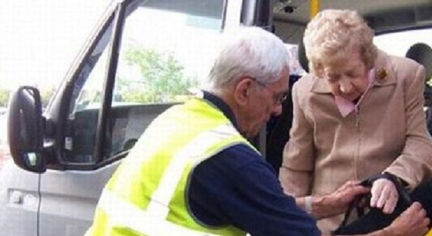 L'impegno dei volontari dell'Auser per gli anziani è notevole