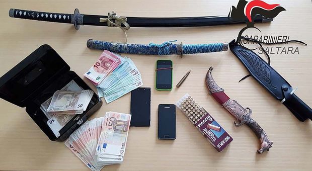 Criminalità organizzata, scoperto a Saltara con una pistola senza matricola e un tesoro in cassaforte