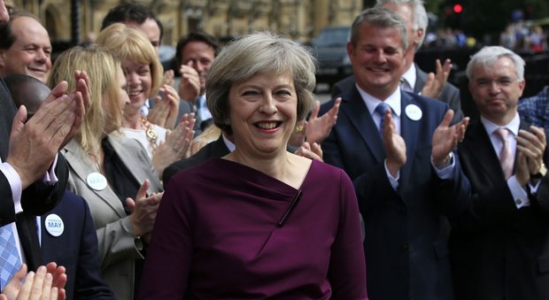 Theresa May premier mercoledì, nuova Thatcher a Londra -Twitter