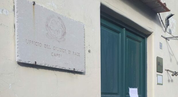 Capri, trasferito l'ufficio del giudice di pace: astensione degli avvocati dalla cause