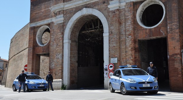 Osimo, overdose al Foro: trovato lo spacciatore dell'eroina killer