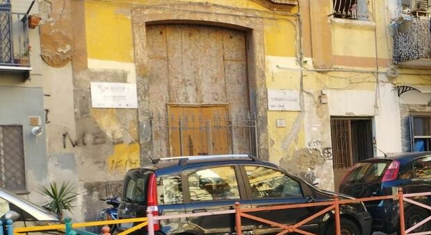 Napoli: San Biagio dei Taffettanari occupata, prefetto nomina commissario