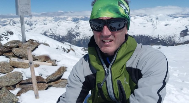 Si stacca un pezzo di roccia, alpinista di 49 anni muore sul Monte Bianco