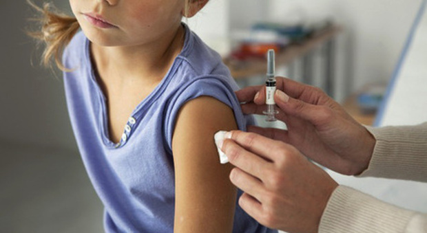 Vaccino ai bimbi tra 5 e 11 anni. «Starò bene?», «Mi fa male?»: le domande e le risposte del pediatra