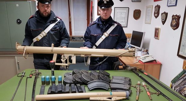 Le armi trovate dai carabinieri