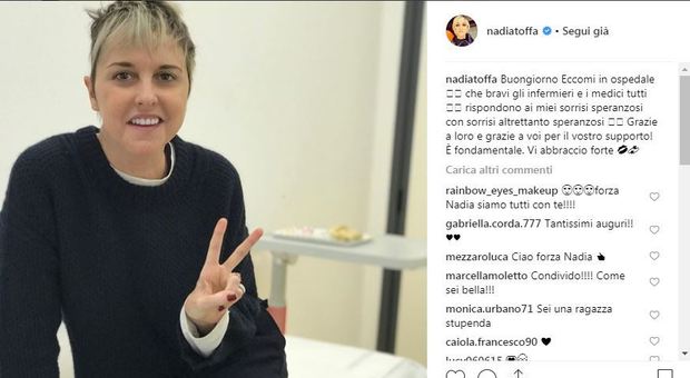 Nadia Toffa, foto dall'ospedale: «Grazie a medici e infermieri per i sorrisi speranzosi»