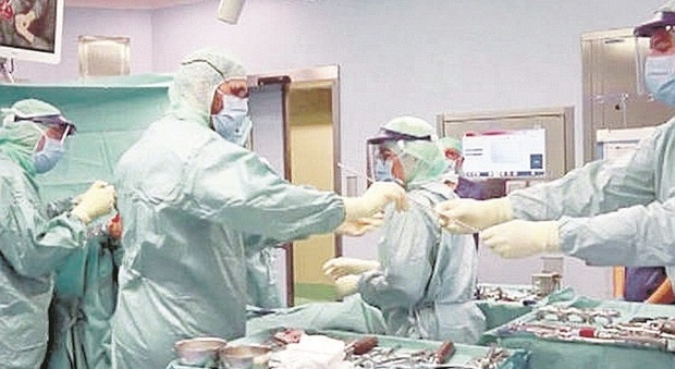 Il grande cuore di un donatore rende possibile il primo espianto di organi a Marche Nord in era Covid