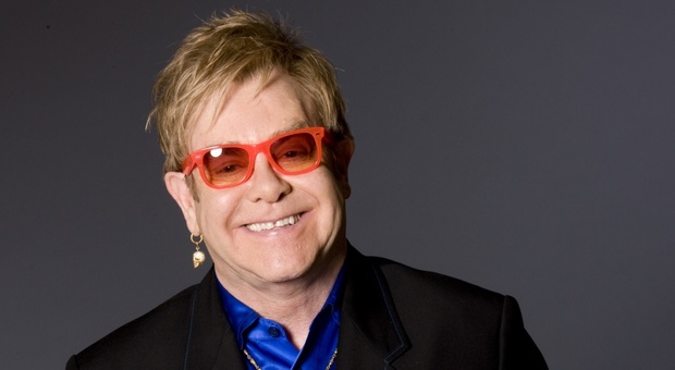 Sanremo, Elton John super ospite con il nuovo singolo Blue Wonderful