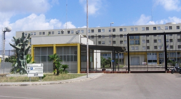 Salento, la “soffiata” in carcere col certificato medico al detenuto: condannato infermiere