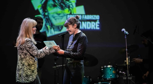 Premio Fabrizio De Andrè, Lamine vince la sezione musica. Premiati Niccolò Fabi e Ex-Otago