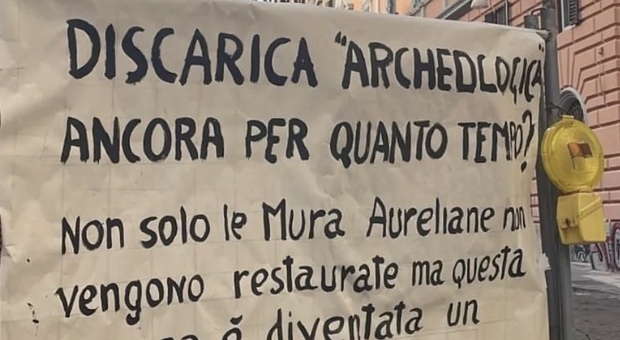 «Le Mura Aureliane sono una discarica di rifiuti»: il cartello (e l'esasperazione) dei residenti