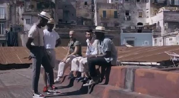 Effetto D&G: lo stilista Louboutin gira il suo spot a Napoli