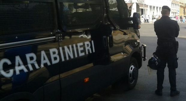 Palermo, aggredisce un ghanese per rubargli una catenina: arrestato