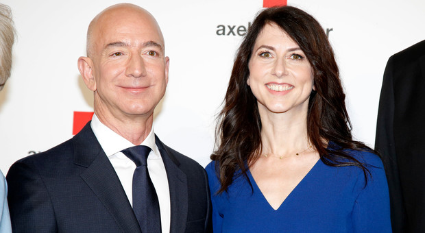 L'uomo più ricco del mondo è ora single: Jeff Bezos di Amazon divorzia dopo 25 anni