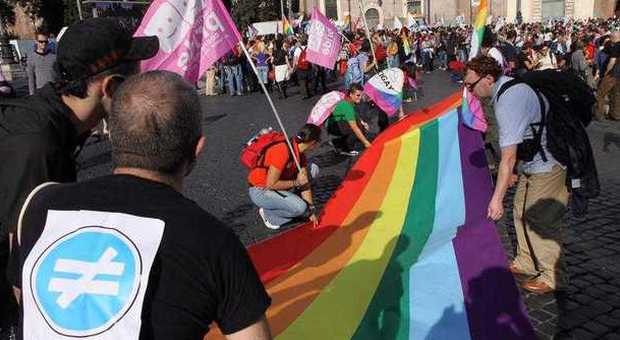 Brasile, boom casi di violenza contro i gay: una denuncia ogni ora