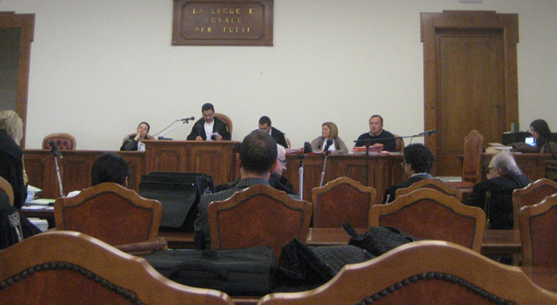 Il processo è in corso in tribunale a Fermo