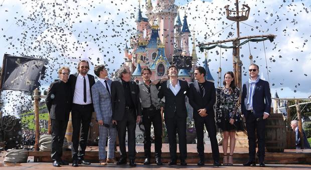 Il cast del film a Disneyland
