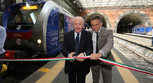 Ecco il nuovo treno della Cumana, De Luca: «Ora basta scioperini»
