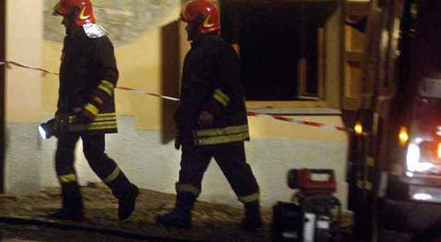 Incendio a Roma, donna muore intossicata dal fumo nella camera da letto