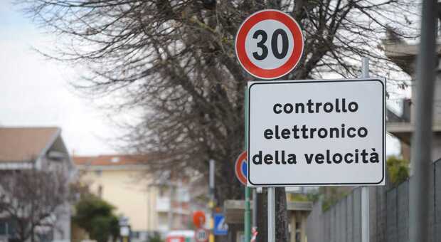 Milano, limite di velocità a 30 km/h dal 2024. Come funziona in Europa?