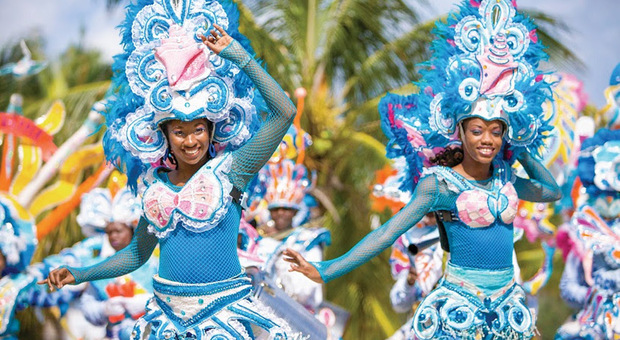 Bahamas tutto l'anno tra festival, paesaggi e nuove aperture: ecco il calendario degli eventi