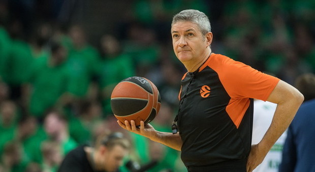 Basket, l'arbitro Lamonica aggredito in Grecia: all'ospedale
