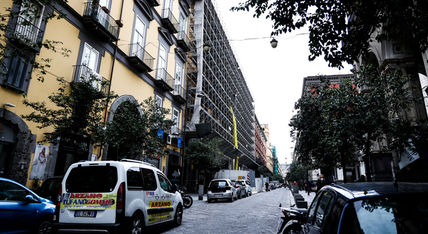 Napoli, via Duomo riapre al traffico: «La città nuova prende forma»