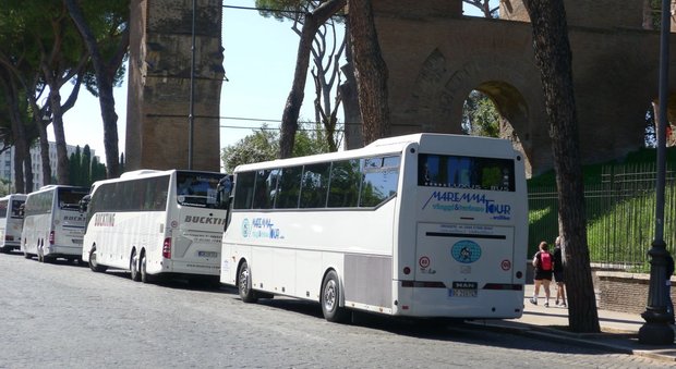 Roma, stop a bus turistici nella Ztl: approvato in commissione il nuovo regolamento comunale