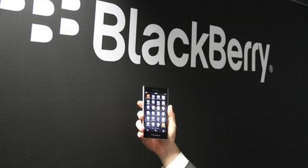 Blackberry fa causa a Facebook: «Ha violato i nostri brevetti»