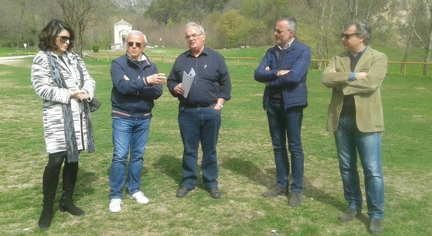 Galvan con gli amministratori in valle Santa Felicita