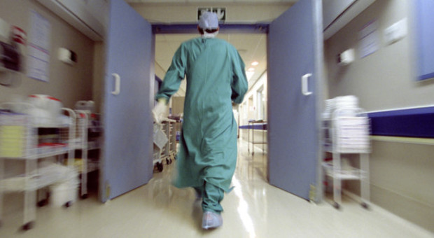 Fano, il paziente in Rianimazione muore: famiglia autorizza dono organi
