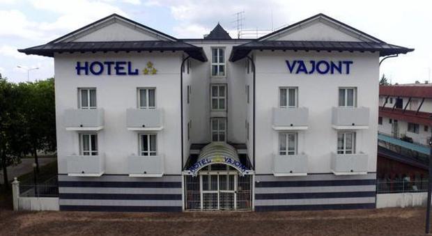 Quell'albergo mai utilizzato a Vajont «Che non diventi l'hub dei profughi»