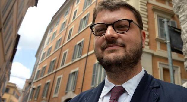 Napoli, Migliore in campo alle primarie: è già cominciata la corsa a sindaco