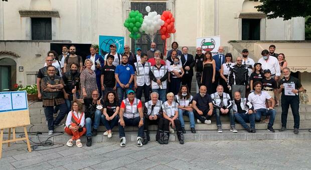 Lecco-Costiera Amalfitana: 1.000 chilometri di solidarietà