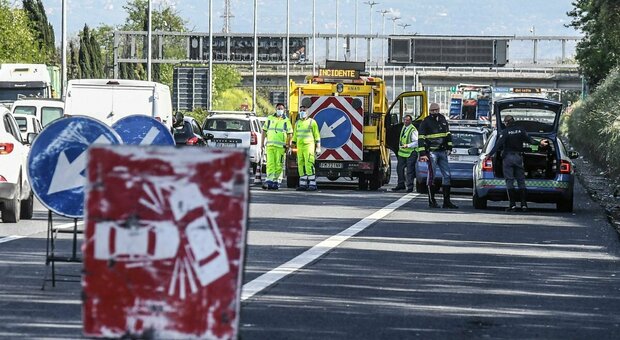 Roma, incidente sul Gra: morto un ragazzo di 23 anni, grave l'amico. L'auto si è schiantata sul guard rail