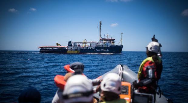 Sea Watch: «Entreremo in acque italiane per ragioni umanitarie»