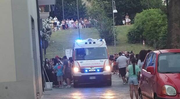 L'ambulanza sul luogo della tragedia a Maddaloni