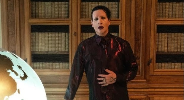 Marilyn Manson è la guest star del terzo episodio di The New Pope