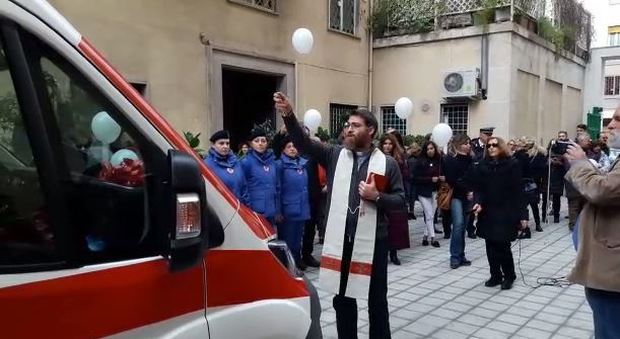 Morì in scooter a Ravenna, i genitori di Marco Pietrobono regalano un'ambulanza alla Croce Rossa