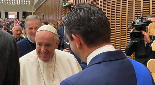 L'incontro tra il papa e il presidente della provincia di Belluno, Roberto Padrin