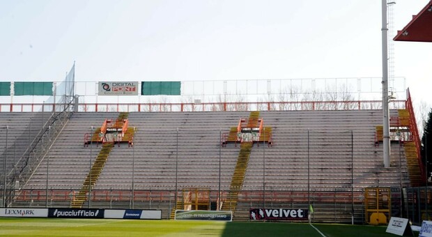 La curva sud dello stadio Curi a Perugia