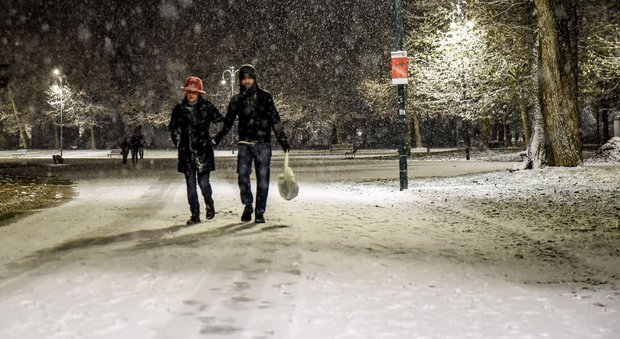 Freddo e nevicate anche in pianura: maltempo in Veneto e Friuli Venezia Giulia. Pericolo mareggiate