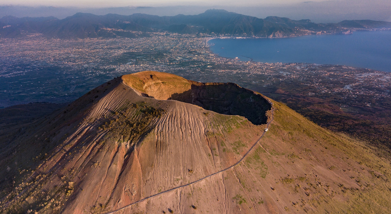 Terremoto a Napoli oggi, magnitudo 2.2 con epicentro sul Vesuvio