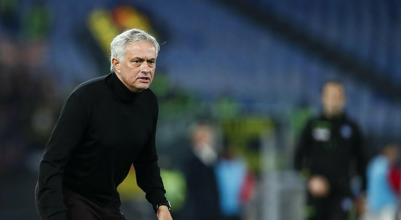 La Roma avanza en la Copa Italia y Mourinho habla sobre su situación contractual