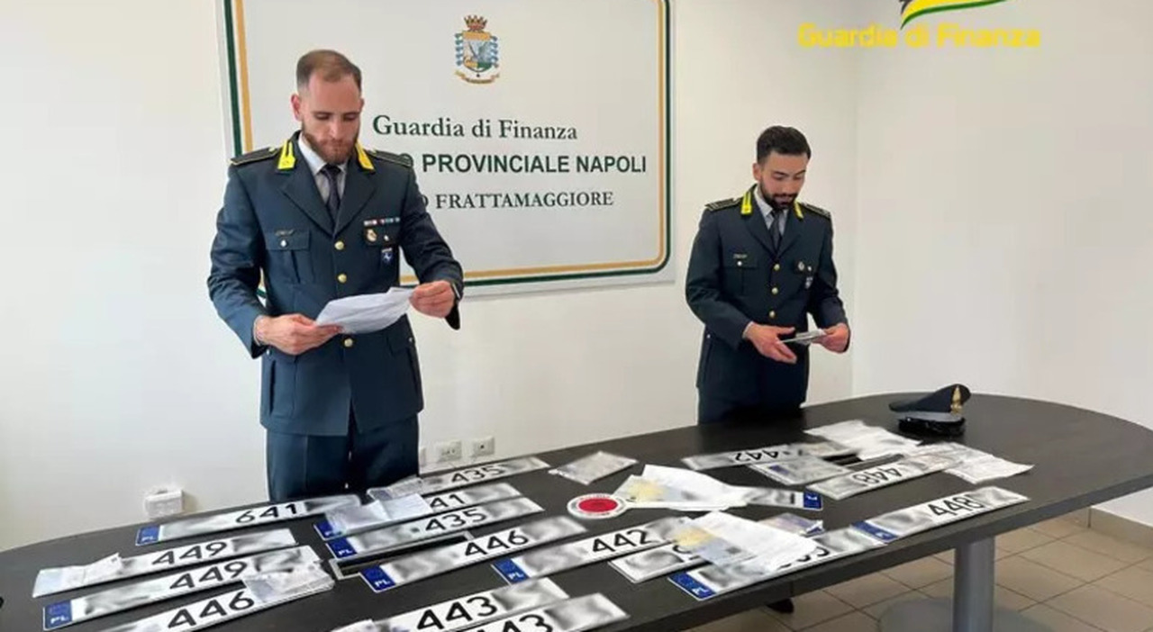 Police stop fraud involving Polish license plates in Naples