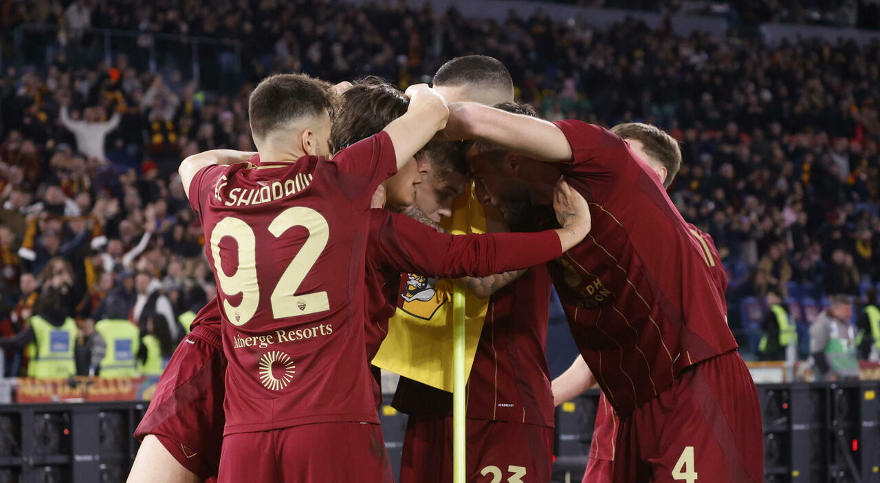 Roma Como 2 1, le pagelle: Dovbyk (7) decisivo, il rosso a Kempf (4,5) cambia la partita