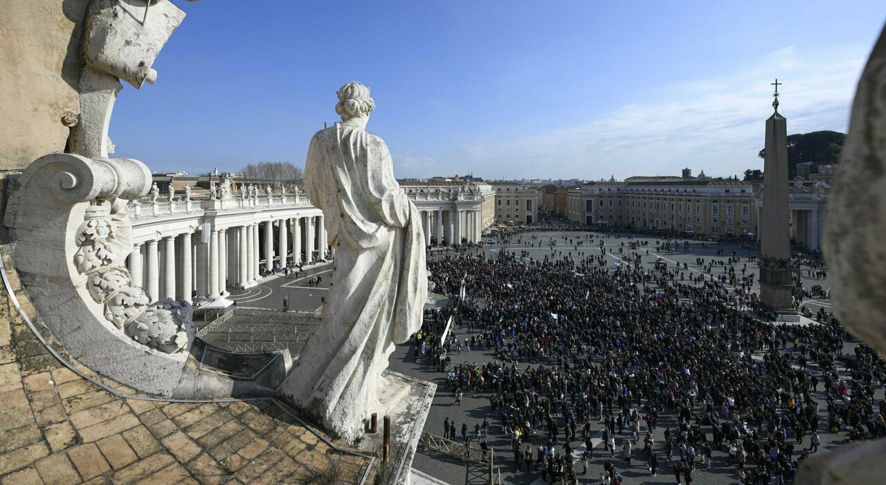 Man Attempts to Enter St. Peter's Square Armed with Kitchen Knife
