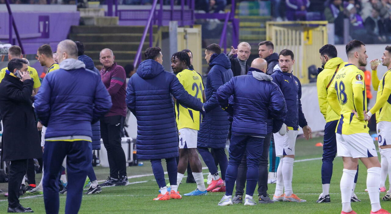 Anderlecht Fenerbahçe, partita sospesa dall