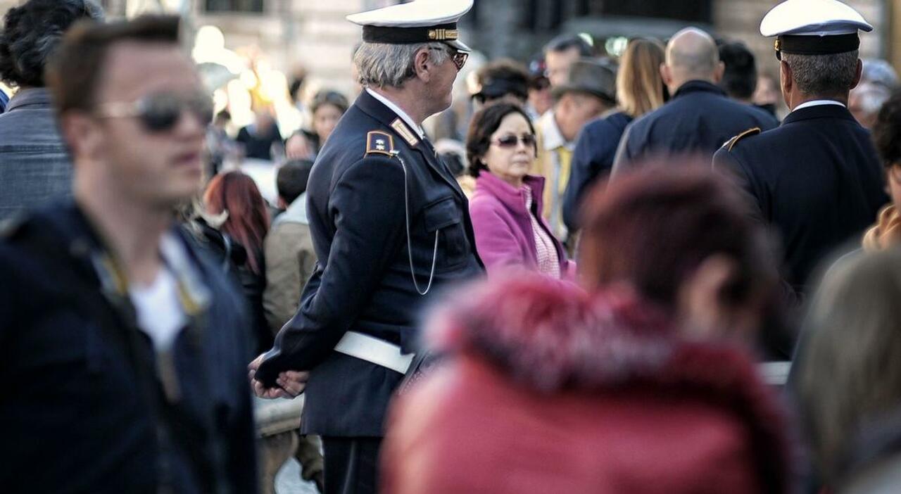 Il tesserino unico per la polizia locale del Lazio è stato preparato.