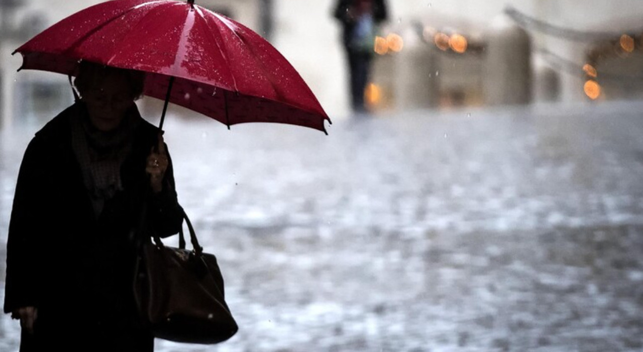 Scuole chiuse domani per maltempo ad Ancona, Livorno ed altre città: l